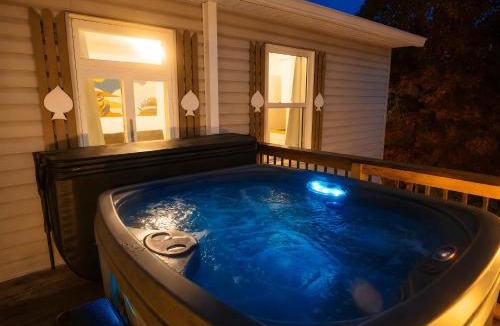 Saint-Tite-des-Caps Ski Chalet | Shack Cozy with Spa near Massif Charlevoix & MSA