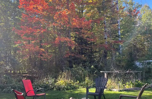 Moncton House | Shediac River Retreat Log home with Hot Tub