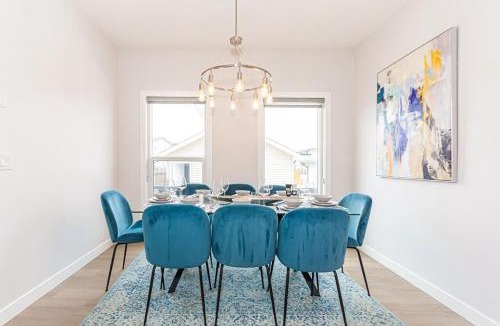 Southwest Edmonton House | Sheila and Isaac's Luxury Home