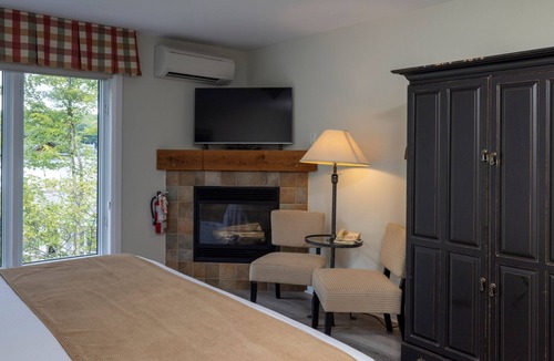 Port Carling Hotel | Sherwood Inn