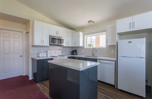 Osoyoos House | Shiraz Villa