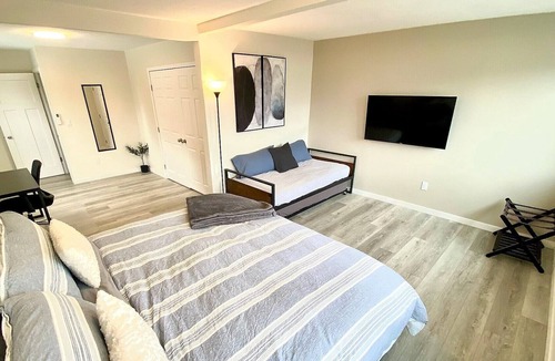 Blind Bay House | Shuswap Semi-lakefront Sleeps 15 3 Private Units in Listing Dock Buoy