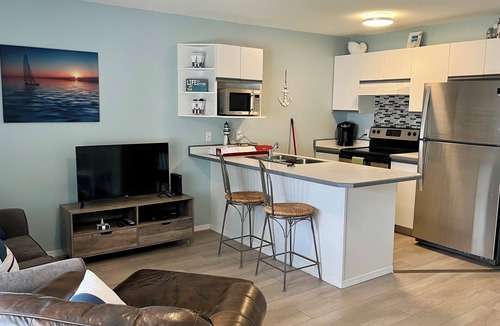Sicamous House | Sicamous Townhouse & Boat Slip. Welcome to the lake!