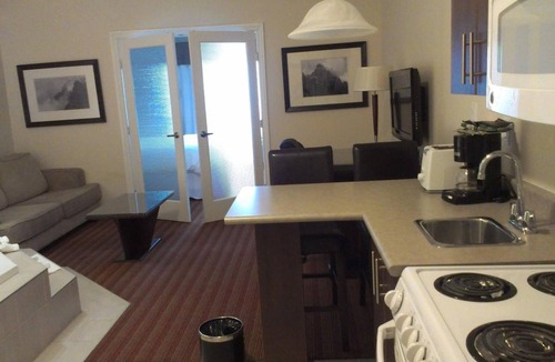 Hudson's Hope Hotel | Sigma Inn & Suites Hudson's Hope