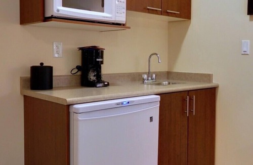 Hudson's Hope Hotel | Sigma Inn & Suites Hudson's Hope