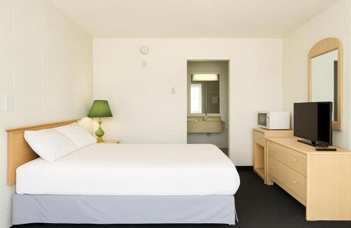 Grande Prairie Hotel | Silver crest lodge