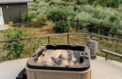 Keremeos Hotel | Similkameen Valley Resort