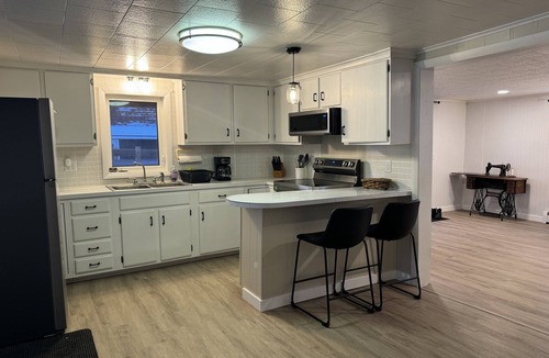 Sinclair House | Sinclair- Cozy Long Lake Gem