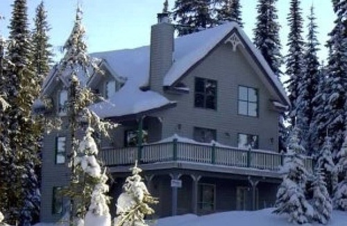 Silver Star Mountain Ski Chalet | Ski in/out Chalet Near the Top of Silverwoods Chair