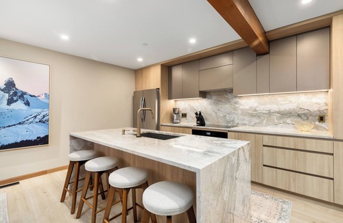 Whistler Village House | Ski-In/Ski-Out Access | Luxury 5BR | Central AC | Hot Tub | Garage | Managed by Aloha Whistler