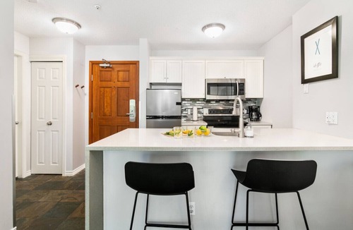 Upper Village Apartment | Ski-in/Ski-out Condo in Aspens w/Pool & Hot Tubs
