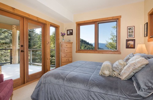 Nordic Estates House | Ski-in Ski-Out - Private Hot Tub - Views