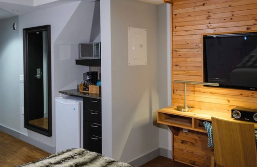 Gastown Hotel | Skwachàys Lodge
