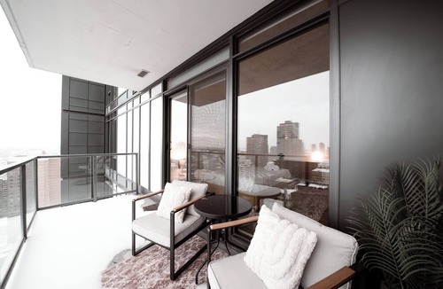Connaught Apartment | Sky Palace | Downtown Luxury Apartment Pool Gym