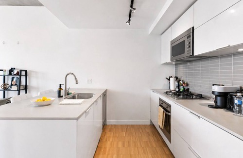 Gastown Apartment | Skyhome in Gastown | Amazing Ocean&Mountain Views