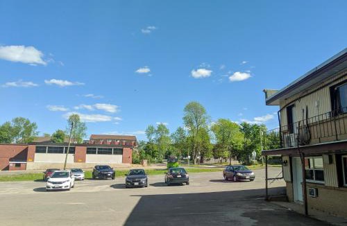 Fredericton Hotel | Skyline Motel