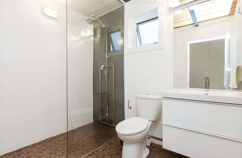 Bridgeland Apartment | Skyline Penthouse | BBQ, Sleeps 8 |