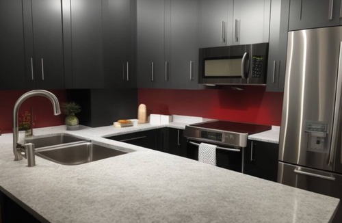 Chinatown Apartment | Skyline Retreat | 2BR Condo Close To Rogers Arena!