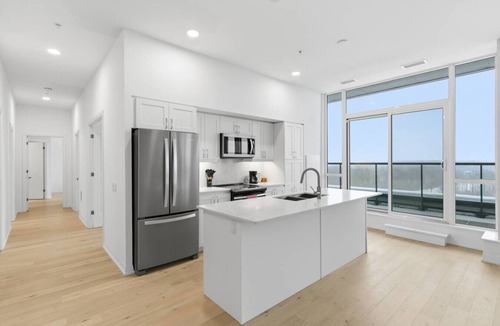 Niagara Falls Condo | Skyline Vista | Penthouse | Views | Gym | Theatre