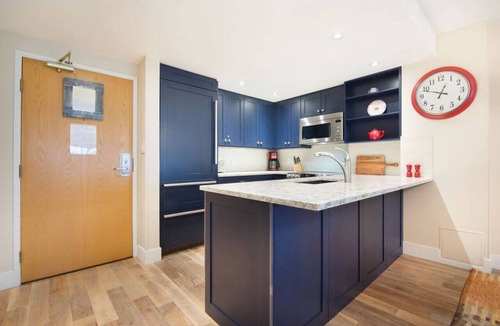 Whistler Condo | Slopeside ski in/out stylish 2BR/2BA HotTub & Pool