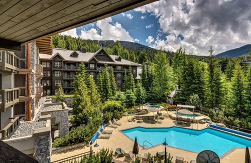 Upper Village Apartment | Slopeside Views | Ski-in/Ski-out | Hot Tub Access