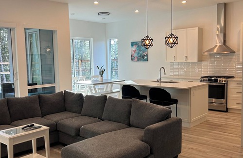 Halfmoon Bay House | Slow down and reconnect with nature