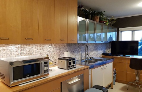 Hollyburn House | SLPS 10 6BR 3BA MILLION DOLLAR VIEWS, BRIDGE, DWNTWN, WATER VIEWS