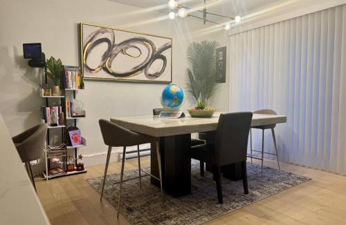 Dieppe House | Smart 4BR Comfort Suite Massage Chair YQM Airport