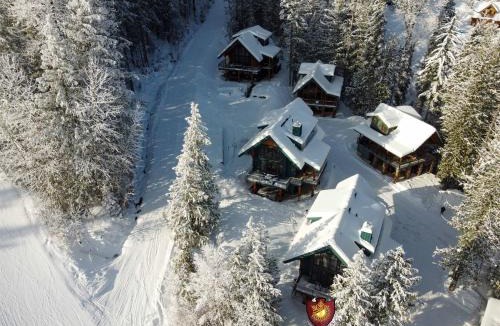 East Kootenay Ski Chalet | Snow Creek Cabin #502 by Fernie Central Reservations