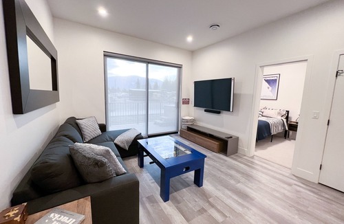 Revelstoke Condo | Snow Rodeo Suite Abode 2br w/Private Hot Tub!