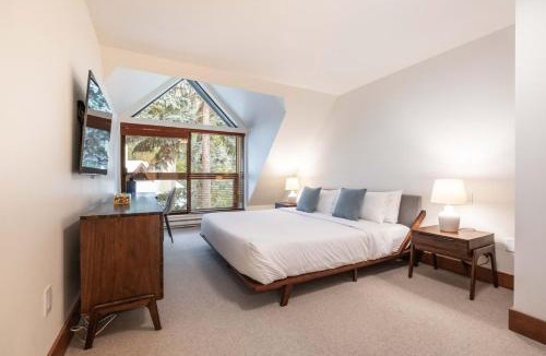 Blackcomb House | Snowberry 20 by Outpost Whistler