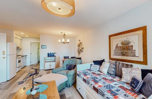 Big White Ski Resort Apartment | SnowCrest Village, Unit 5B