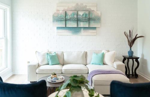Colington House | Sojourn Stylish 2BD with Pool and Tennis