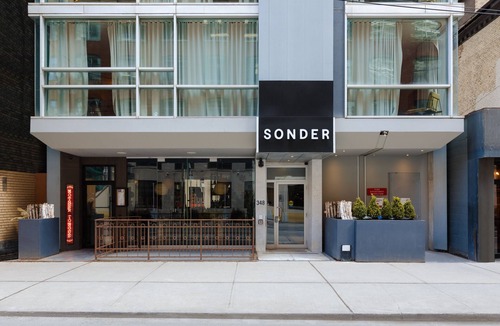 Fashion District Apartment | Sonder The Slate | King Room