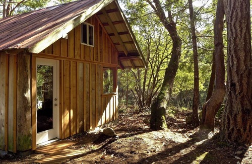 Salt Spring Island Cottage | South End Gem