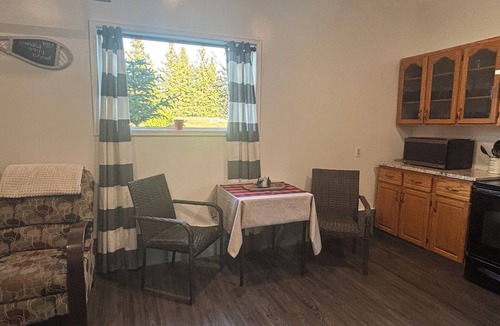 Sherwood Park Villa | South Park secluded private getaway