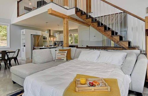 Saint Come Ski Chalet | Spa & Game Room | Le Chic Rustique