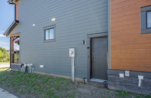 Southwest Calgary House | Spa-Like Private Suite | Sauna, Gym, Heated Floors | SW Calgary Retreat