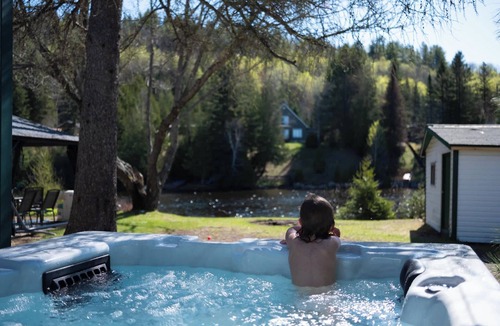 Saint-Alphonse-Rodriguez Ski Chalet | Spa & Nature by the Water | Chalet O’Hara