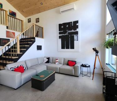 Entrelacs Ski Chalet | Spa River Pool Table - Chalet Ombre & Lumiere