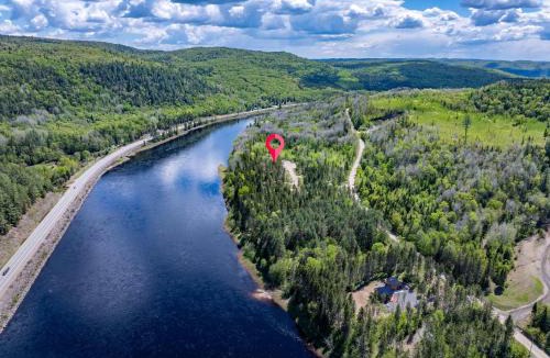 Mauricie Ski Chalet | Spa & Riverside - Le Ptit Cool Des Bois