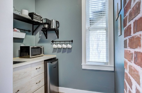 Lunenburg Apartment | Spacious 1-Bedroom King Bed Suite w/Deck (Suite 3)