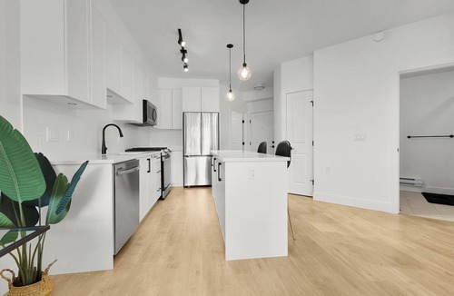 Willoughby Apartment | Spacious 1BR + Office in Central Langley