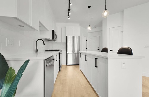 Willoughby Apartment | Spacious 1BR + Office in Central Langley