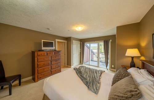 Sooke Cottage | Spacious 2 Bedroom Townhome, Sooke