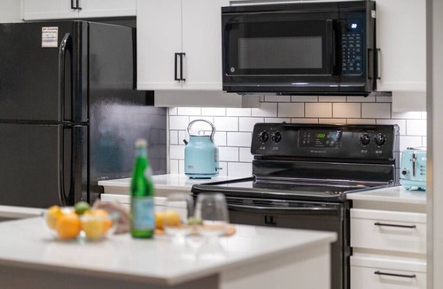 Blueberry Hill Condo | Spacious 2Bdr|2Bth w/Pool & Hot Tub|Free Parking