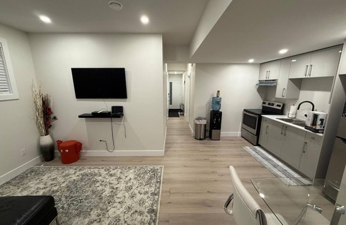 Prince George House | Spacious 2BR Private Flat for Work & Extended Stays in Prince George