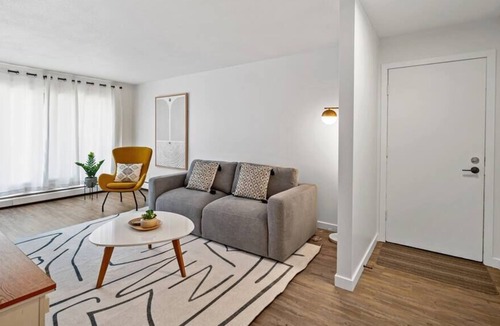 Fort McMurray Apartment | Spacious 2BR | Top Floor w/ Balcony | Free WiFi