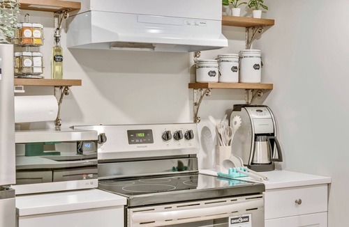 West Edmonton House | Spacious 3-Bedroom Suite, Steps from West Edmonton Mall