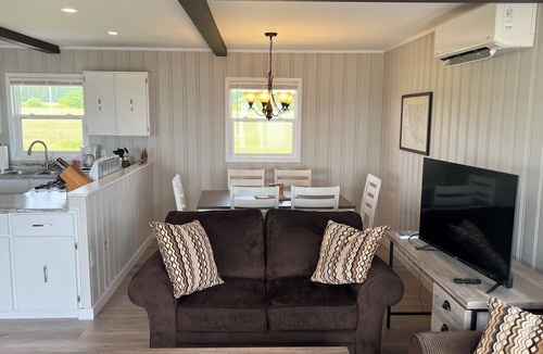 Queens County Cottage | Spacious 3 bedroom waterfront cottage. Only 75 feet from your own private beach!